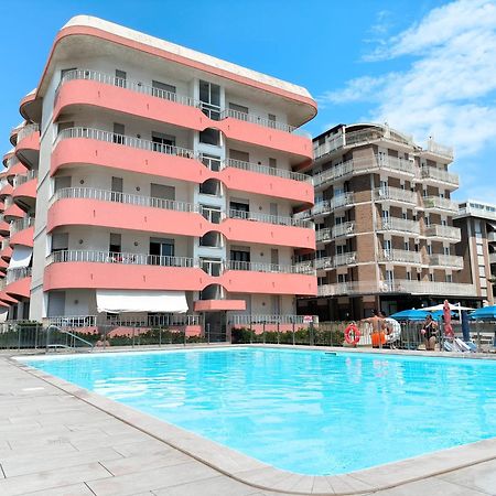 Apollo Fronte Mare Apartment ลิโดดิเยโซโล ภายนอก รูปภาพ