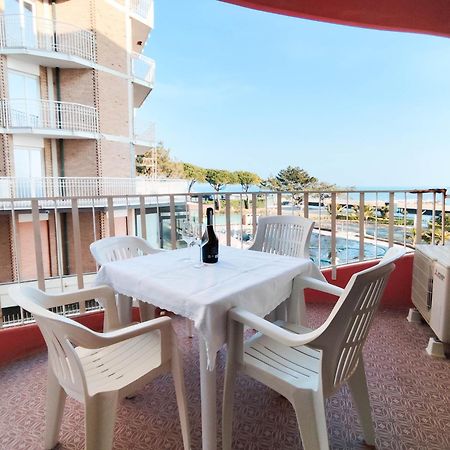 Apollo Fronte Mare Apartment ลิโดดิเยโซโล ภายนอก รูปภาพ