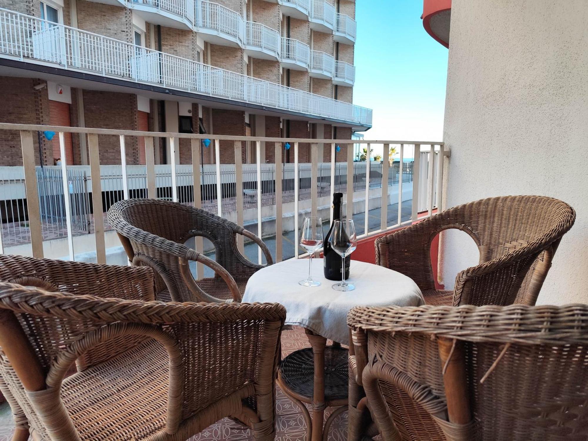 Apollo Fronte Mare Apartment ลิโดดิเยโซโล ภายนอก รูปภาพ