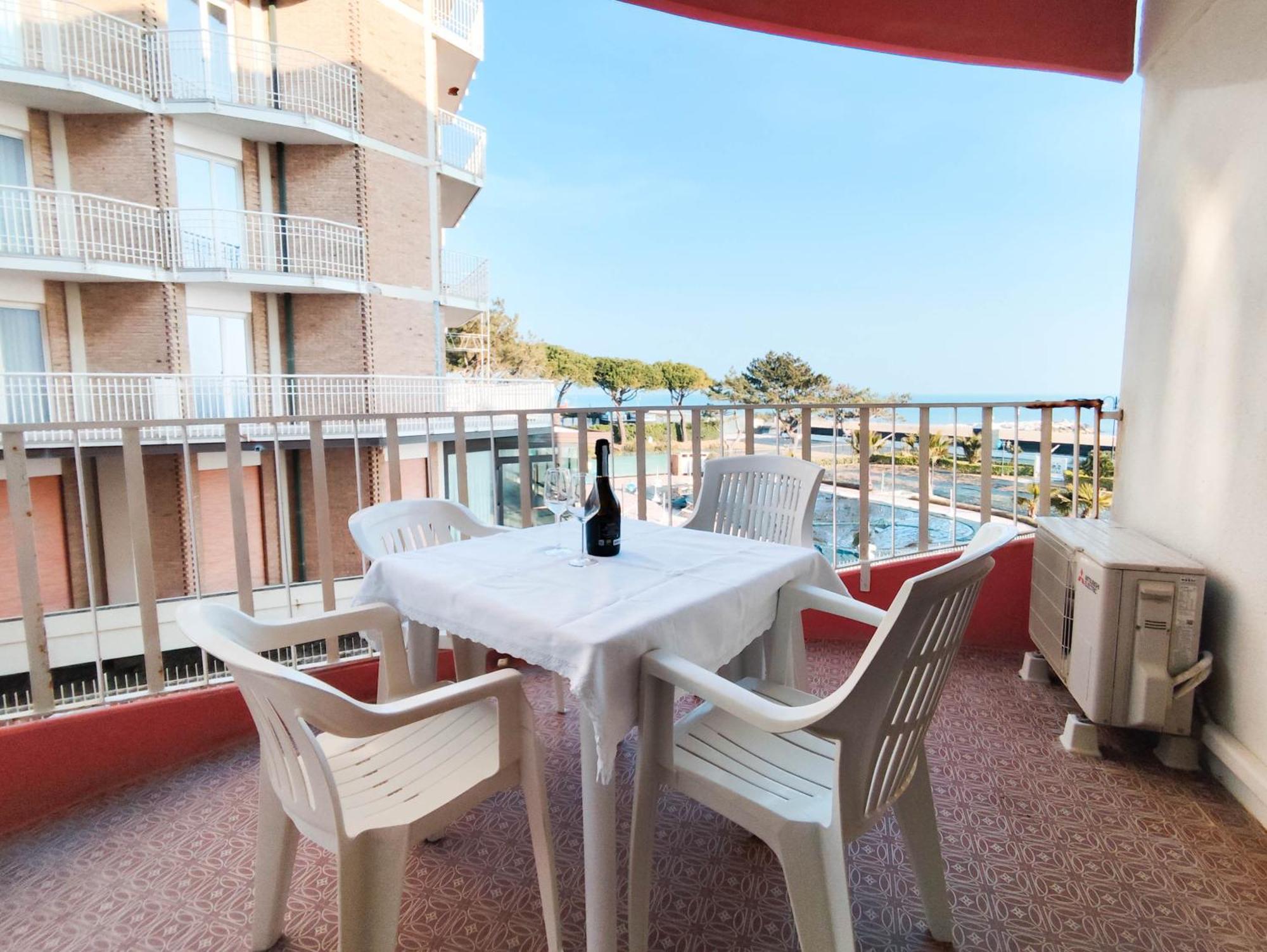 Apollo Fronte Mare Apartment ลิโดดิเยโซโล ภายนอก รูปภาพ