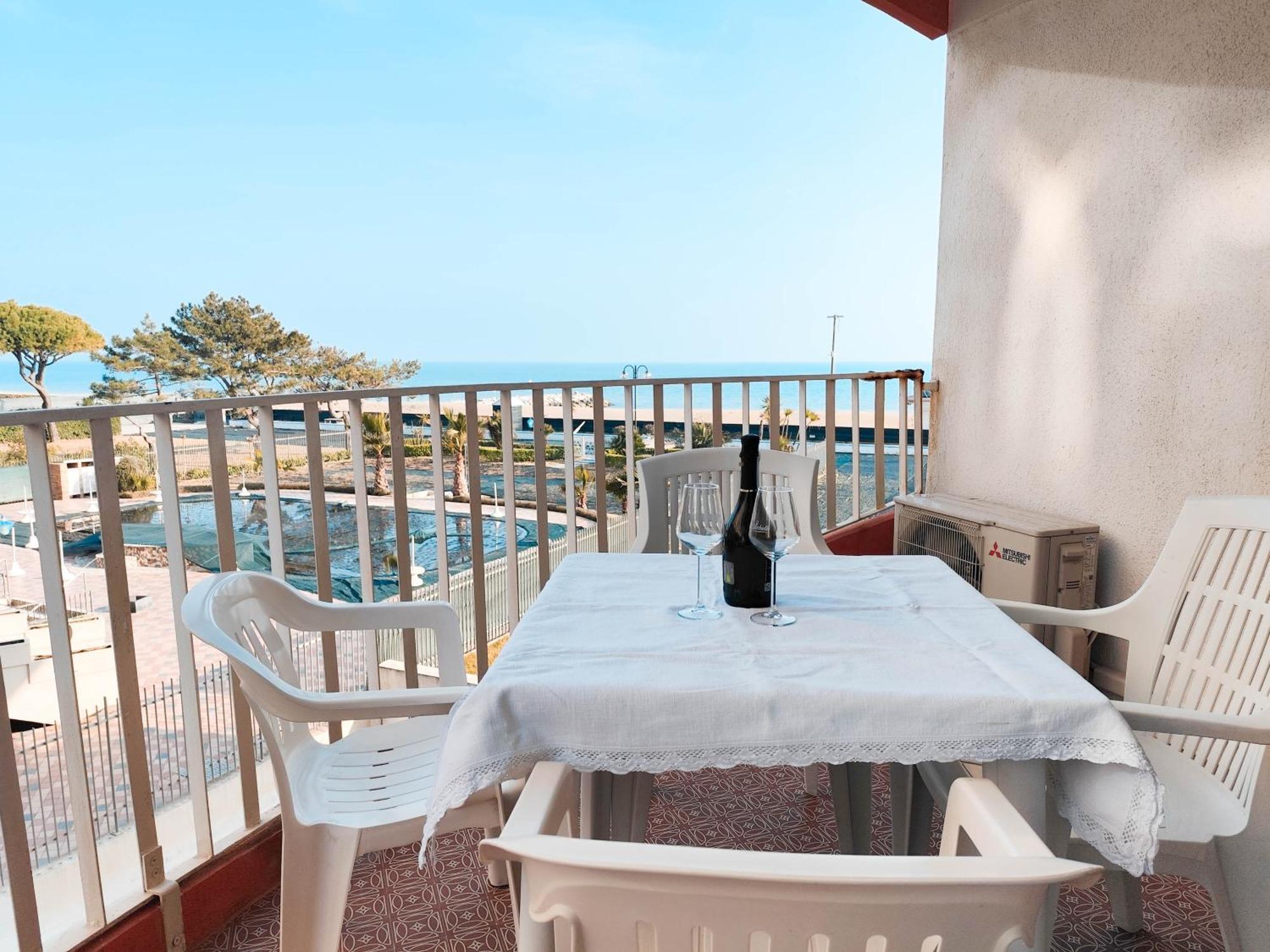 Apollo Fronte Mare Apartment ลิโดดิเยโซโล ภายนอก รูปภาพ